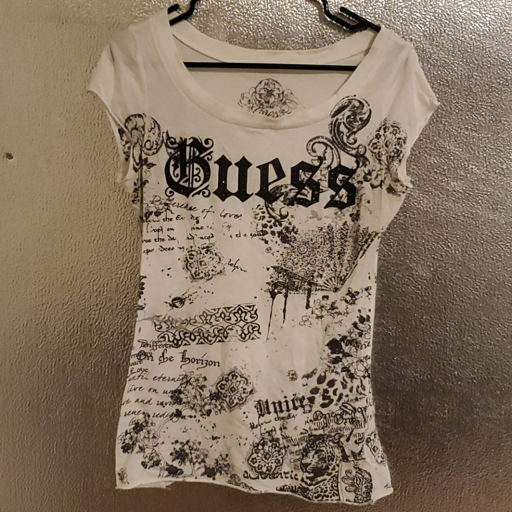 6for$25 Guess White tshirt